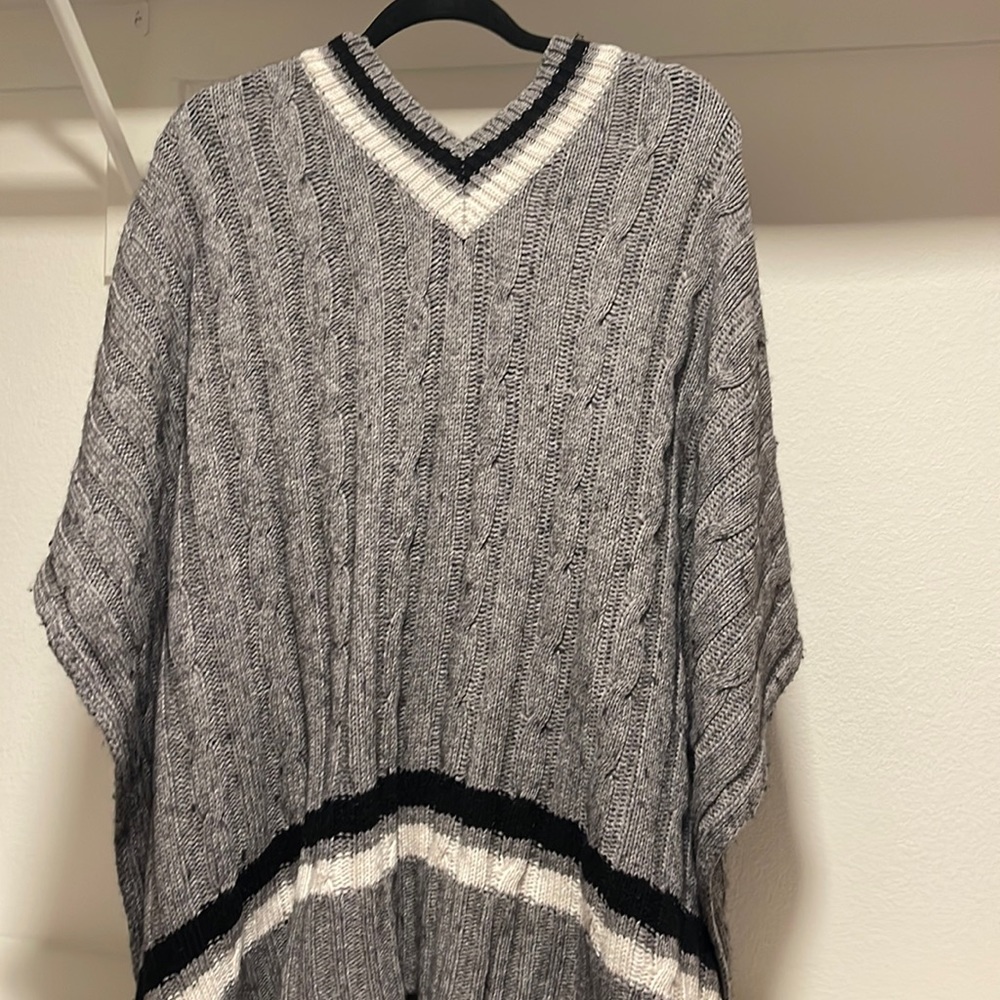 Ugg Poncho Gray - image 1